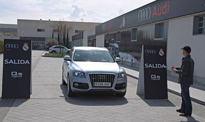 Cả hai sẽ điều khiển chiếc xe Audi Q5 trên một quãng đường nhất định tại đường phố Madrid.